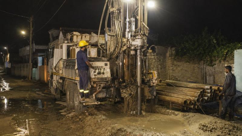 Night drilling operation under site lighting